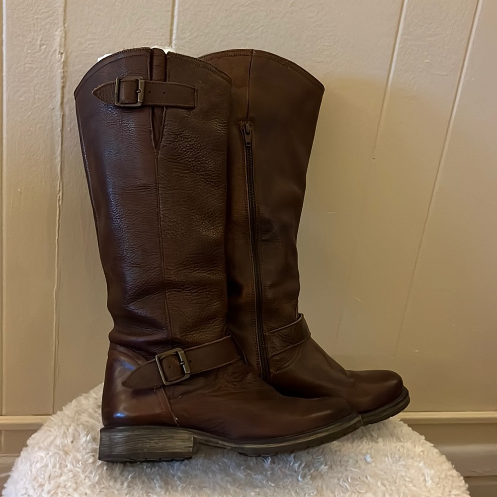 Steve Madden brown leather boots